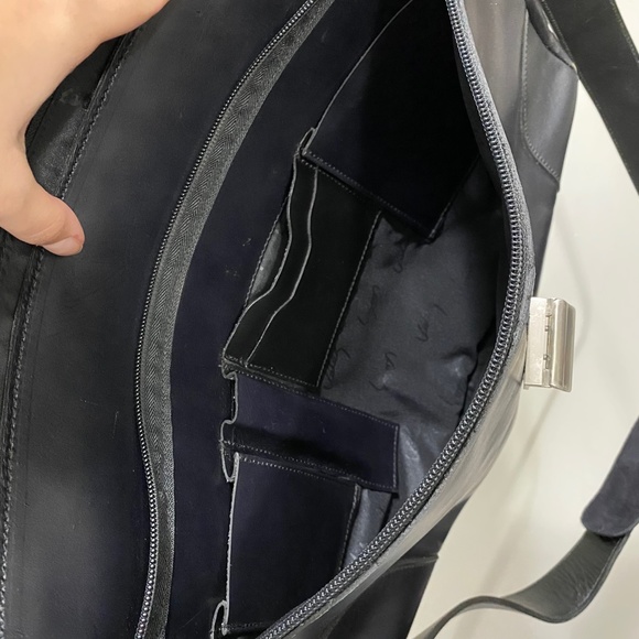 Black Messenger Bag - 100% leather - Picture 9 of 10